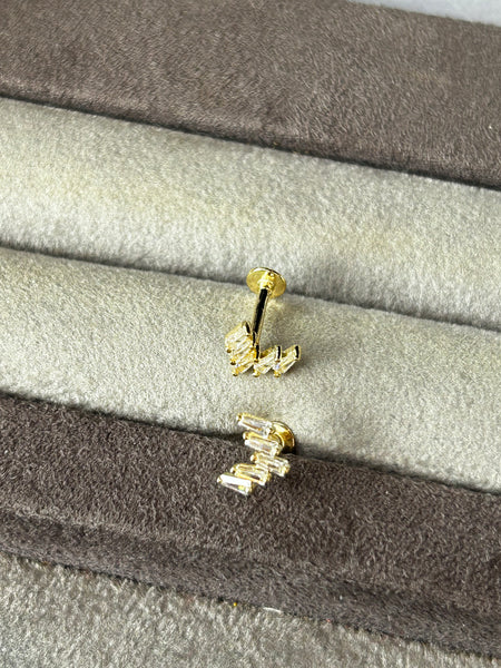 Taşlı Tragus Piercing