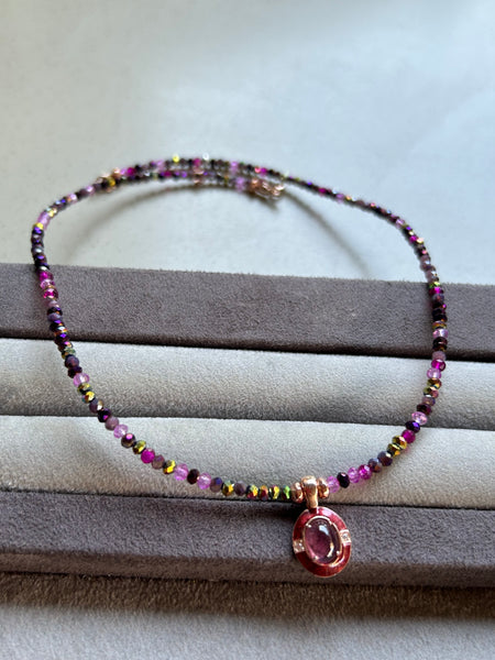 Kristal Mini Sembol Kolye