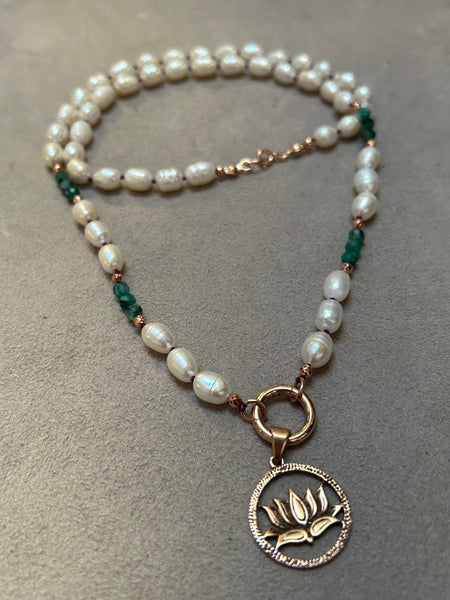 Pearl & Lotus Kolye