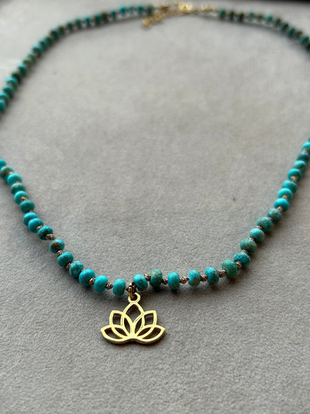 Turkuaz Taşlı Lotus Kolye