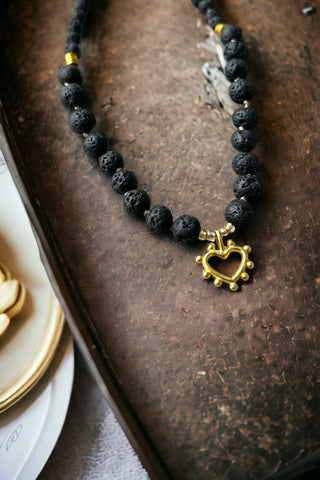Lava Stone Heart Kolye