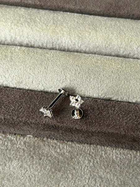 Taşlı Tragus Piercing