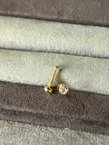 Taşlı Tragus Piercing