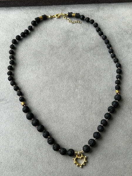 Lava Stone Heart Kolye