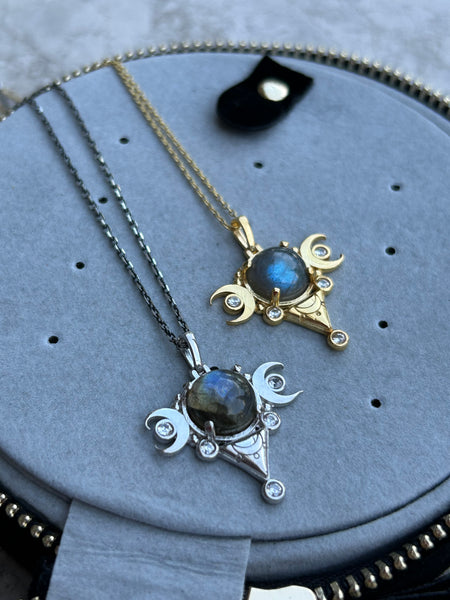 Hecate Moon Kolye