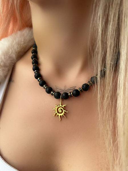 Black Lava Sun Kolye
