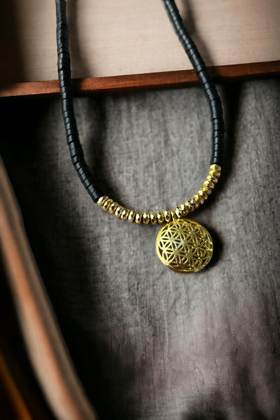 Oniks Gold Yaşam Çiçeği Kolye