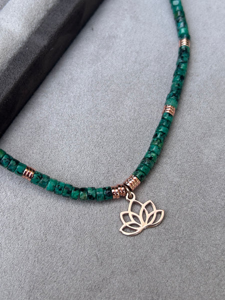 Yeşim Lotus Kolye