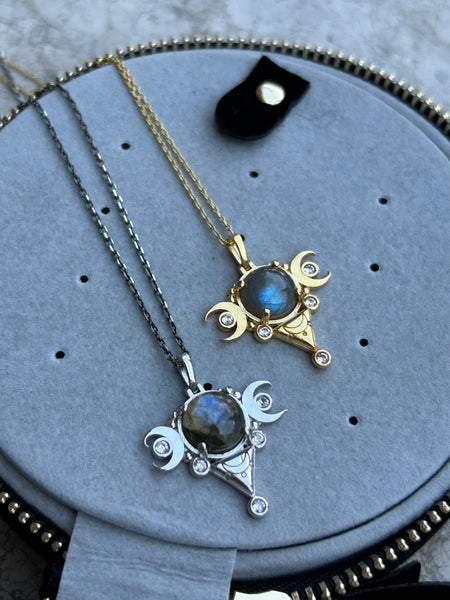 Hecate Moon Kolye