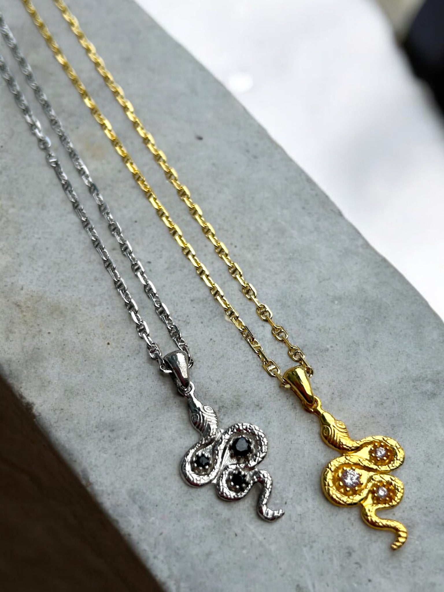 Tria Serpent Kolye
