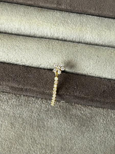 Taşlı Tragus Piercing