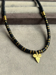 Royal Black Kolye