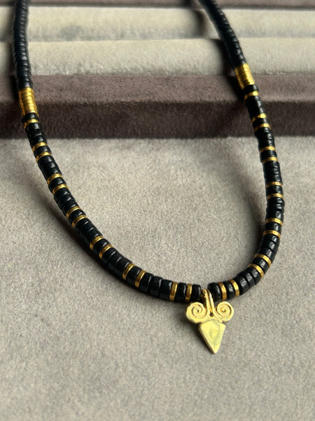 Royal Black Kolye