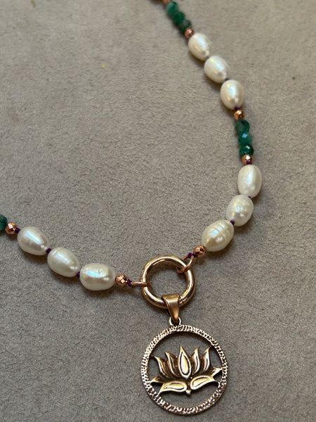 Pearl & Lotus Kolye