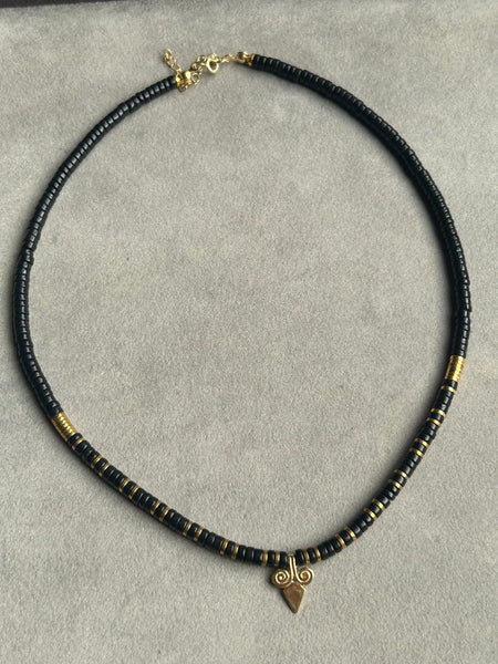 Royal Black Kolye