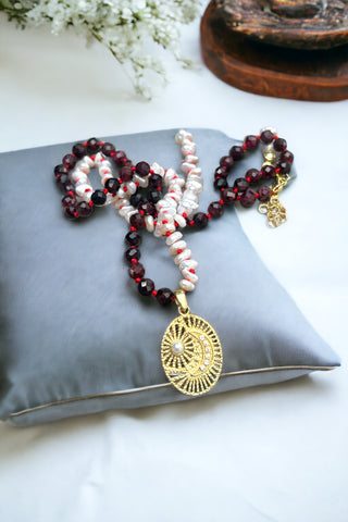 Pearly Moon Kolye
