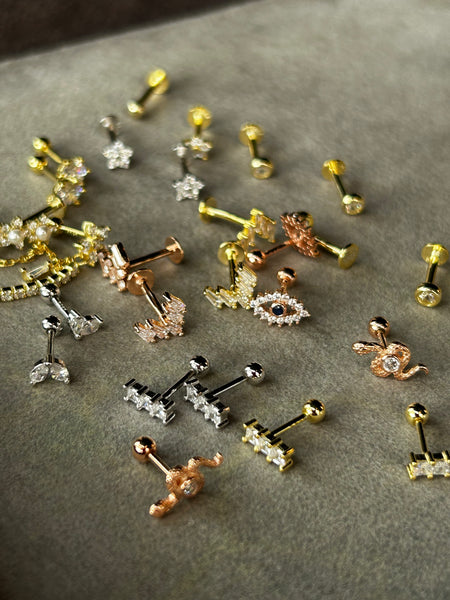 Taşlı Tragus Piercing
