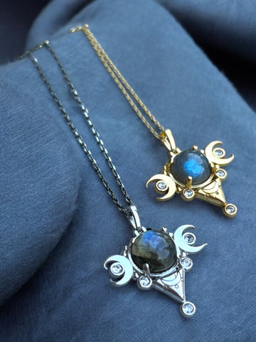 Hecate Moon Kolye