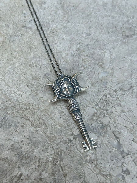 Hecate’s Key Kolye