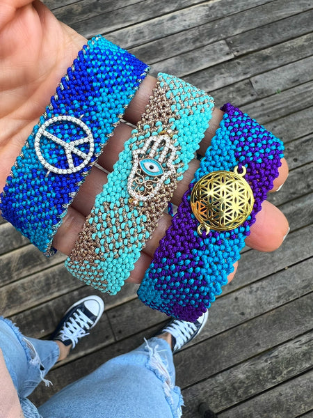 Desenli Makrome Bileklik