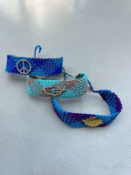 Desenli Makrome Bileklik