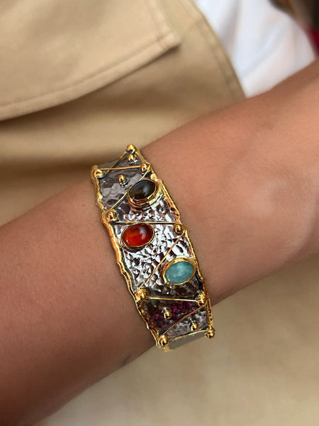 Stony Wonderland Kelepçe