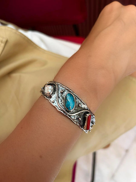 Stony Wonderland Kelepçe