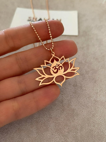Om Lotus Kolye