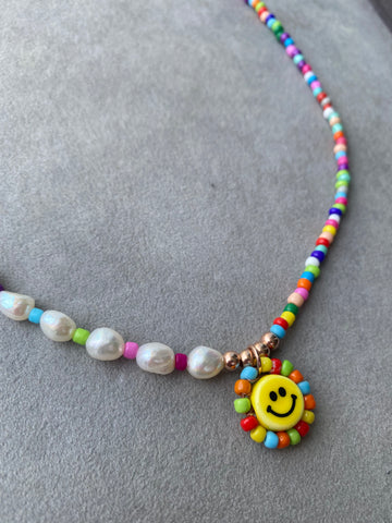 Pearly Rainbow Smiley Kolye