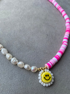 Pink Smiley Kolye