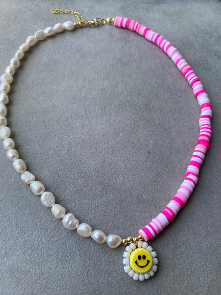 Pink Smiley Kolye