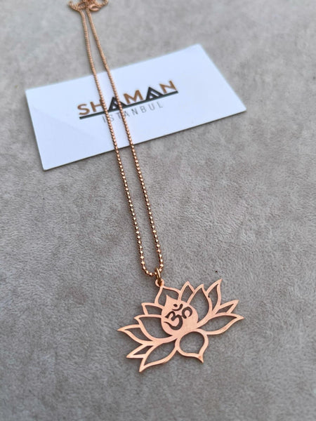 Om Lotus Kolye