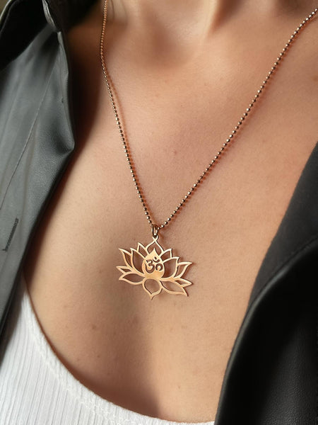 Om Lotus Kolye