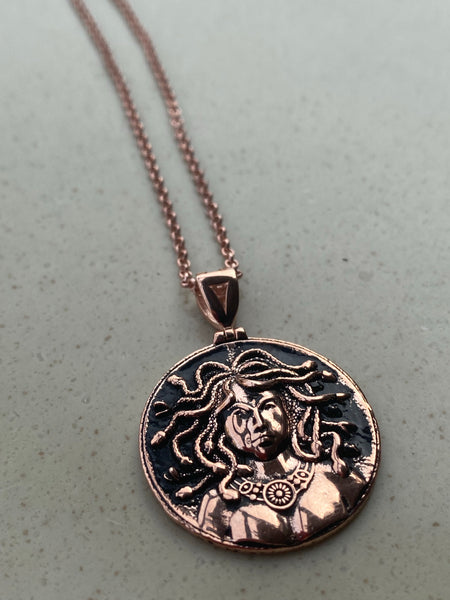 Mini Medusa Kolye
