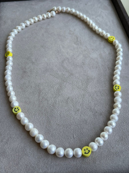 Ibiza Pearly Smiley Kolye