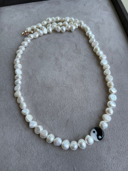 Pearly Yin Yang Kolye