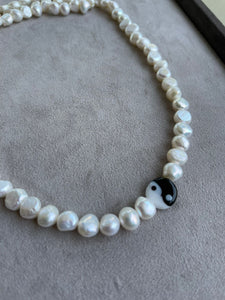 Pearly Yin Yang Kolye