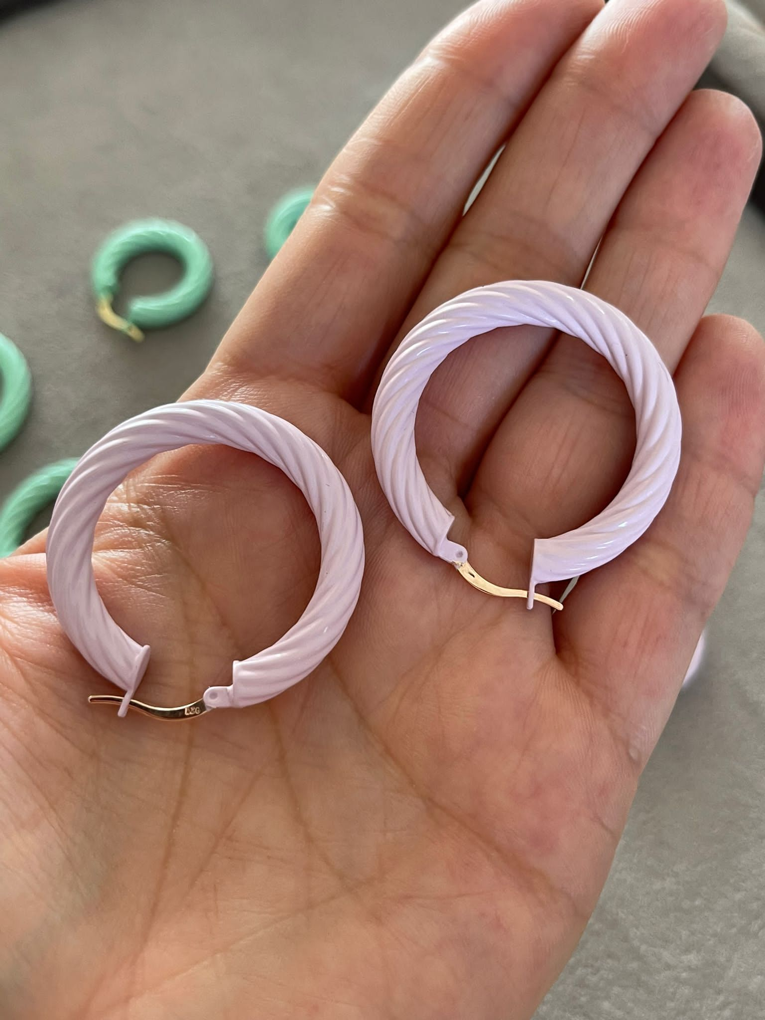 Tekli Büyük Unicorn Hoops Küpe